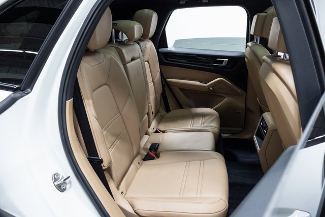 Used 2019 Porsche Cayenne image 24