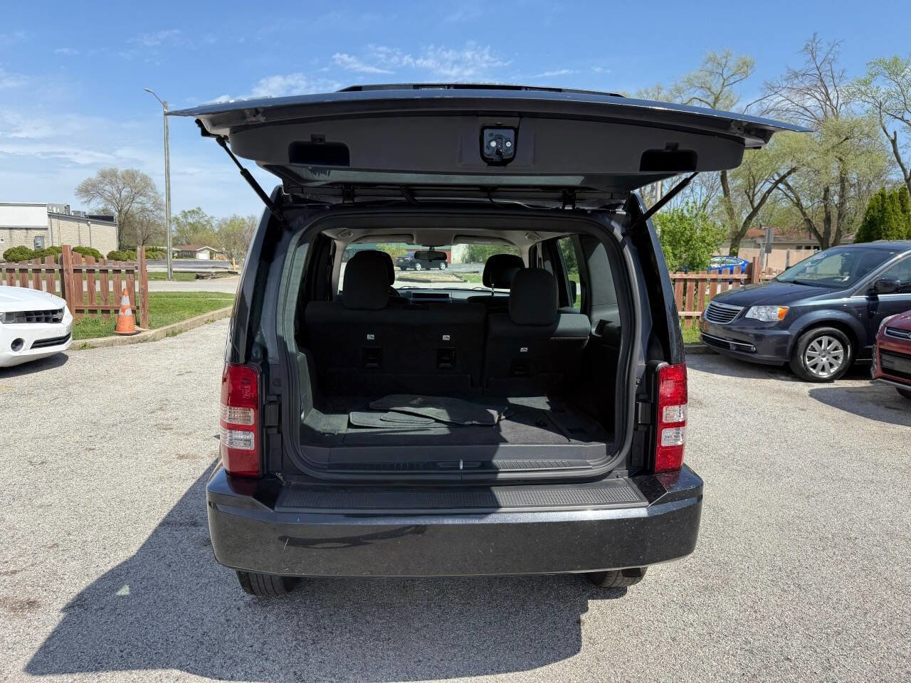 Used 2012 Jeep Liberty Sport AWD/4WD image 12