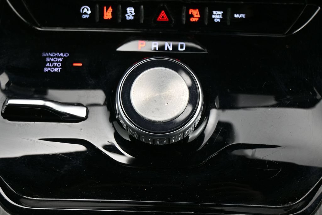Used 2024 Jeep Wagoneer Series II AWD/4WD image 21