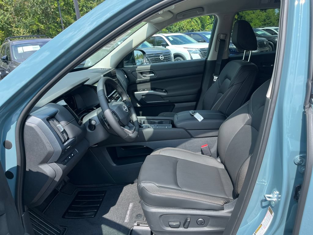 New 2026 Nissan Pathfinder SL FWD image 10