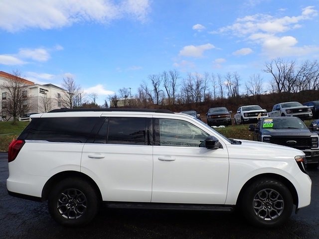 Used 2025 Ford Expedition Active image 4