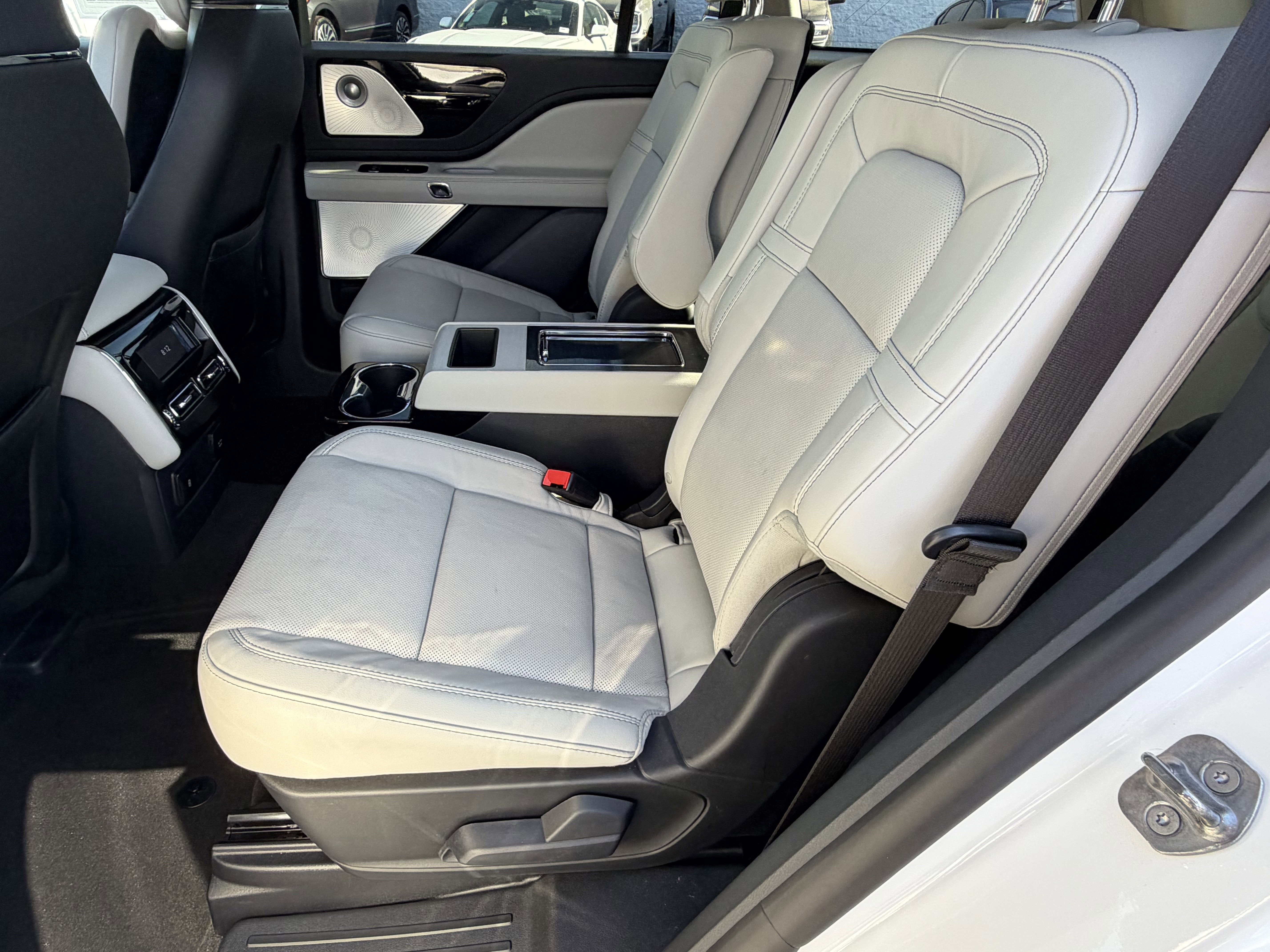 Used 2026 Lincoln Aviator Reserve AWD/4WD image 22