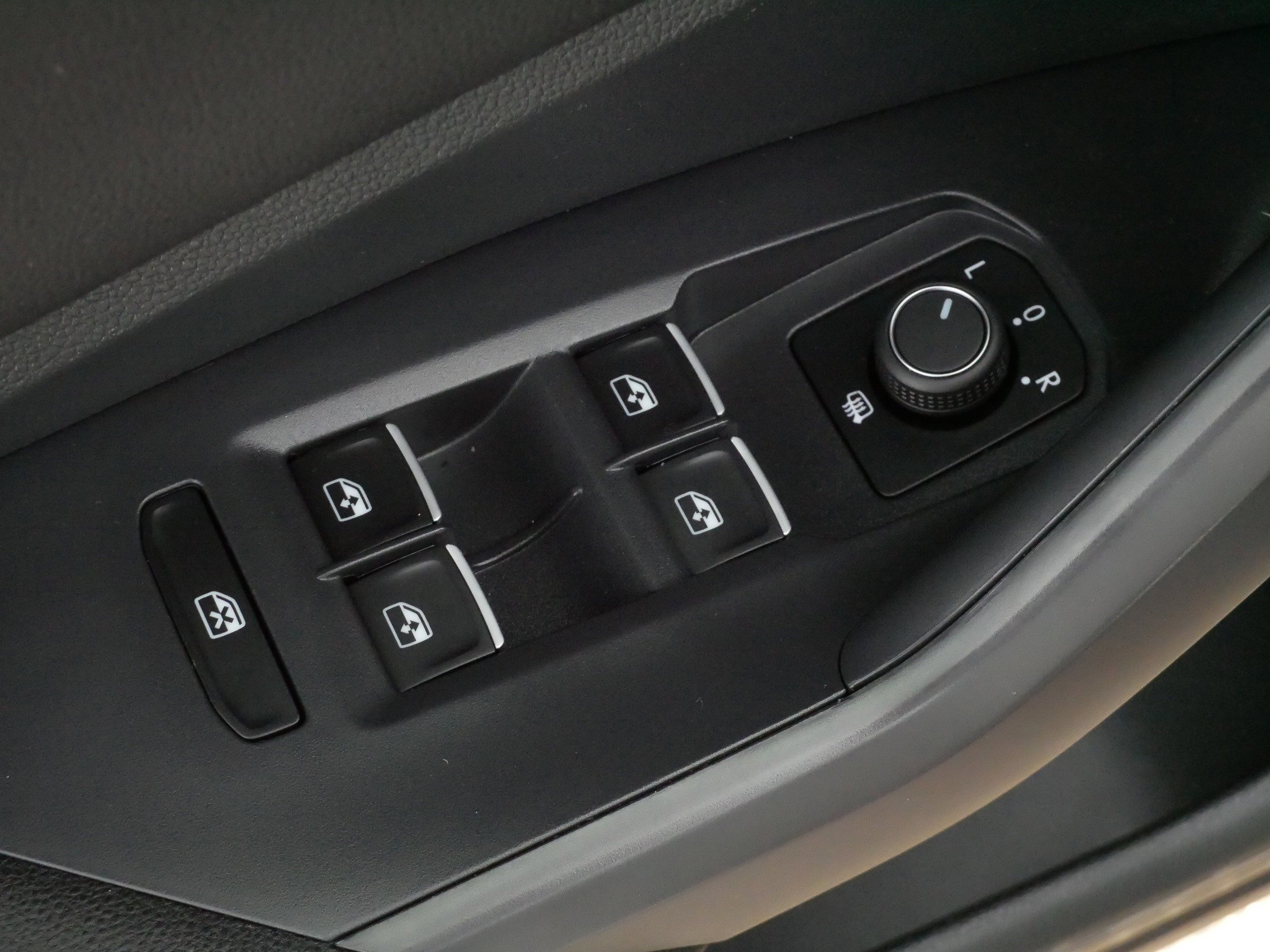 Certified 2025 Volkswagen Jetta S image 19