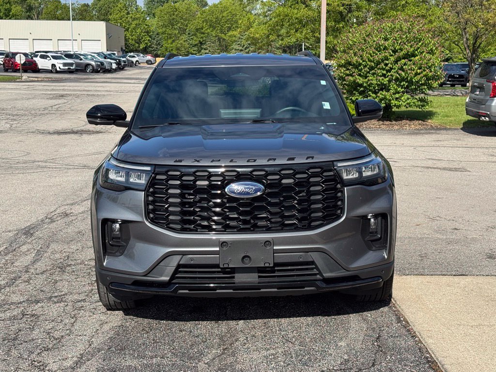 Used 2025 Ford Explorer ST-Line AWD/4WD image 8