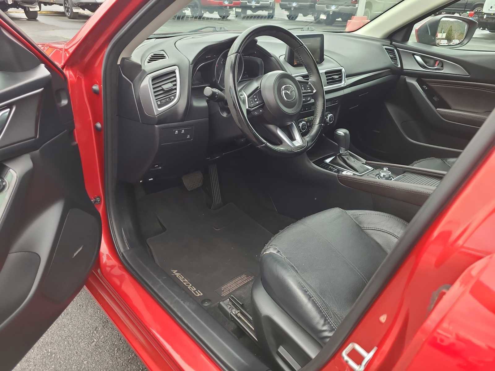 Used 2018 MAZDA MAZDA3 Grand Touring w/ Premium Equipment Package image 10