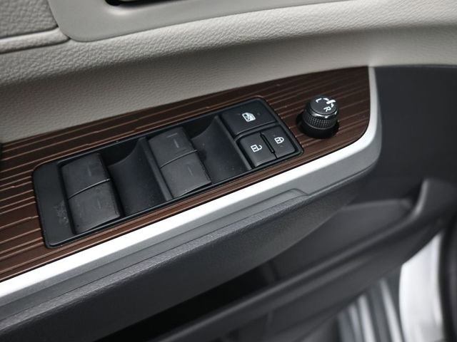 Used 2022 Toyota Sienna XLE image 13