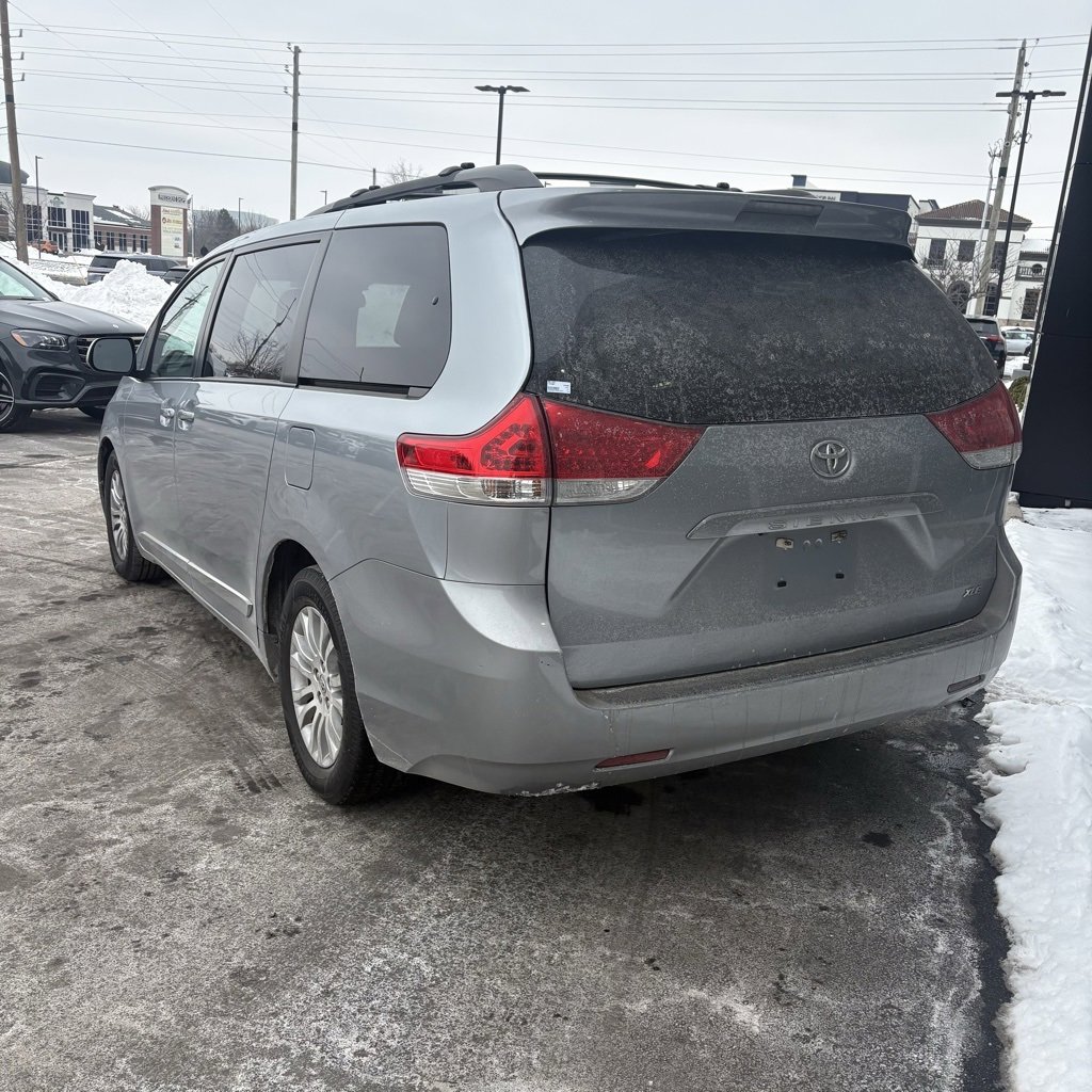 Used 2014 Toyota Sienna XLE image 5