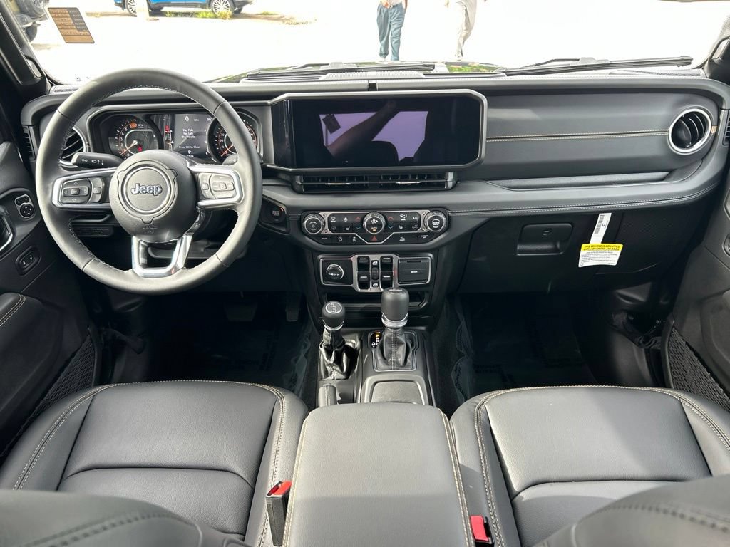 Certified 2025 Jeep Wrangler Unlimited Sahara AWD/4WD image 31