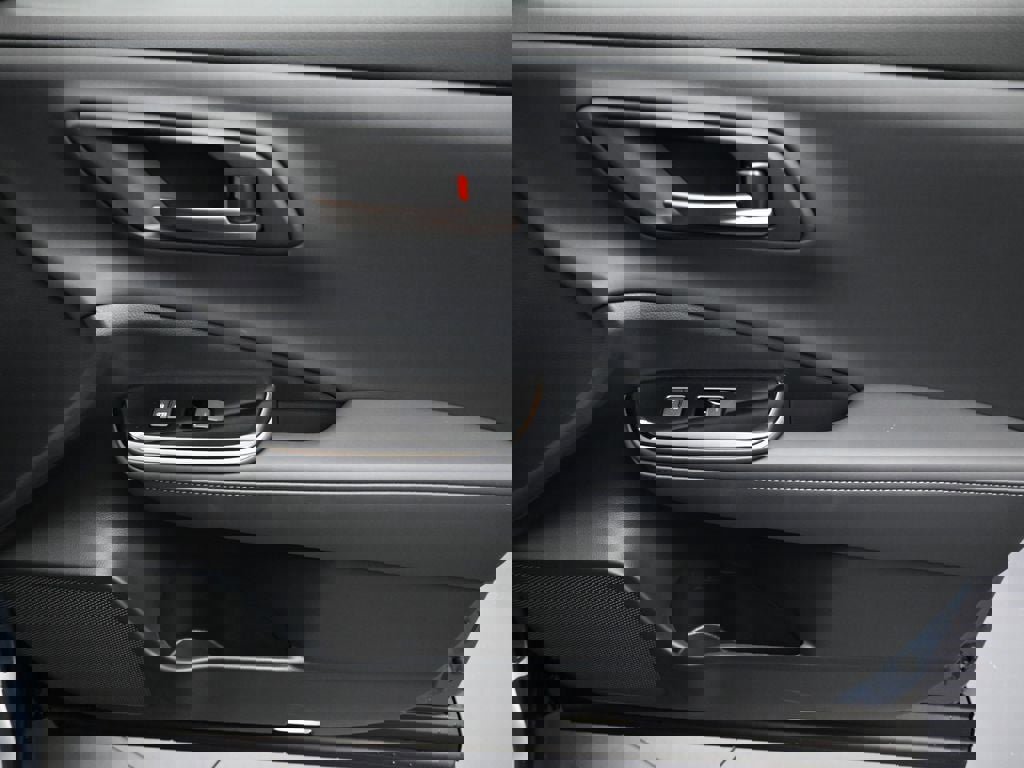 New 2025 Toyota Crown Signia image 27