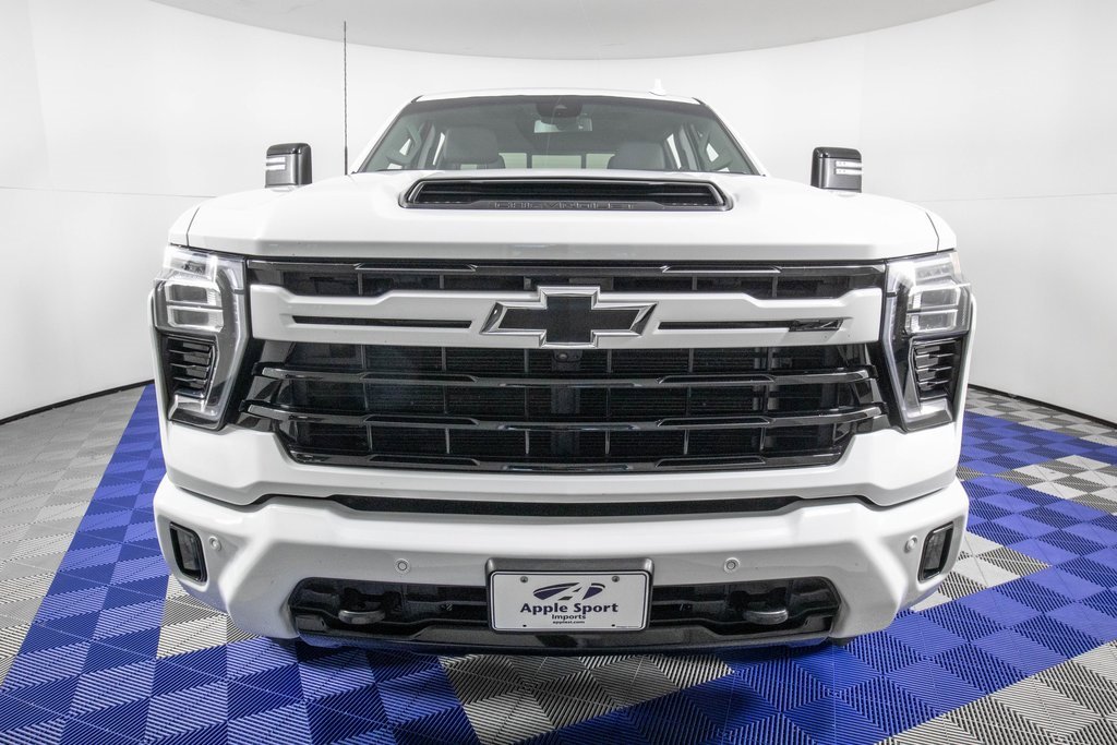 Used 2024 Chevrolet Silverado 2500 LTZ w/ LTZ Plus Package image 3