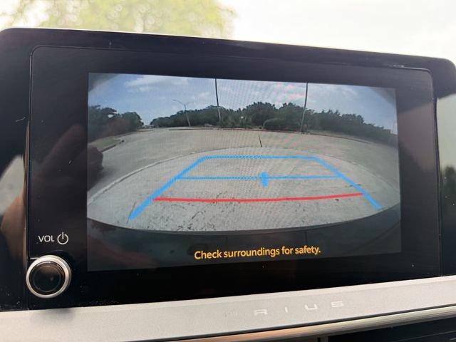 Used 2024 Toyota Prius XLE FWD image 17