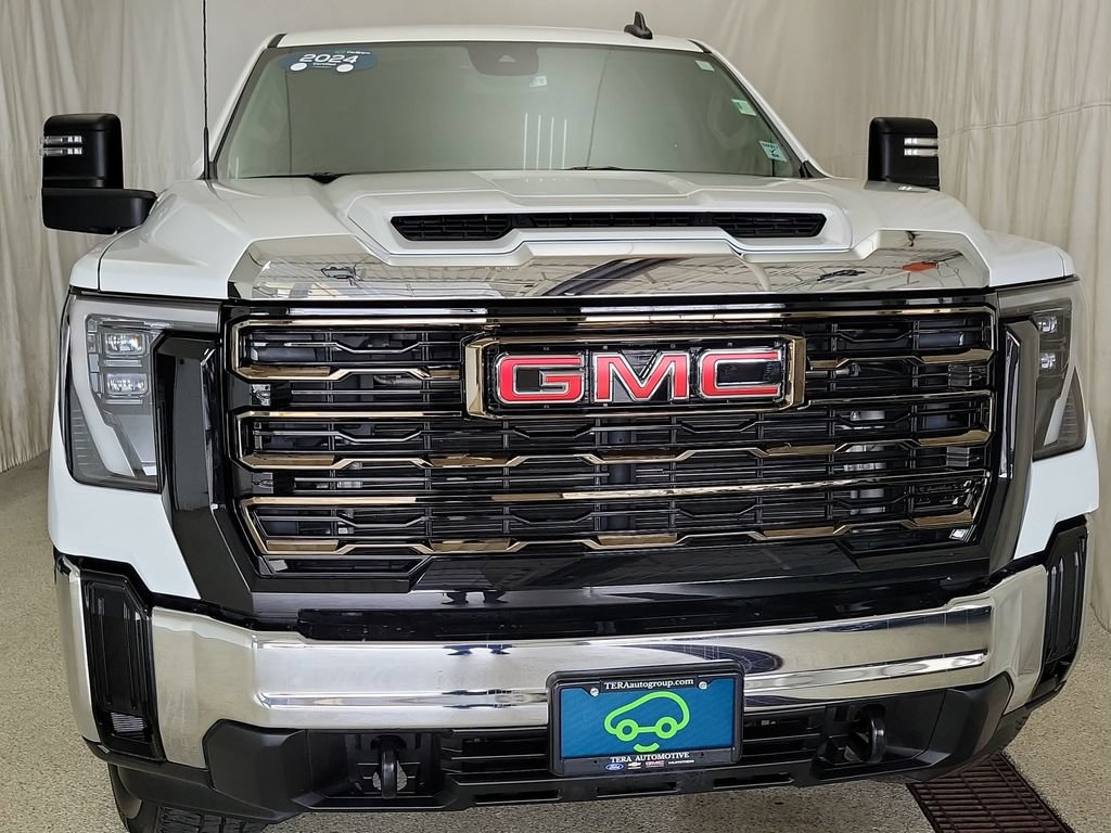 Certified 2024 GMC Sierra 2500 Pro AWD/4WD image 3