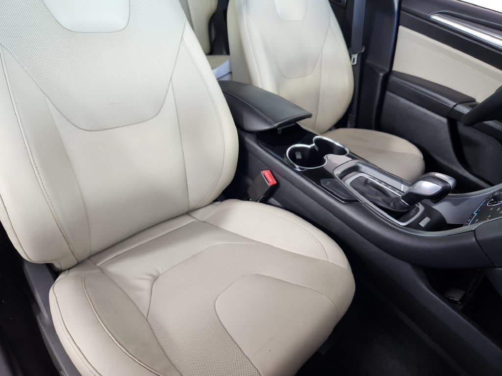 Used 2015 Ford Fusion Titanium FWD image 11