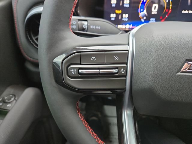 Used 2026 Chevrolet Colorado Z71 w/ Technology Package AWD/4WD image 17