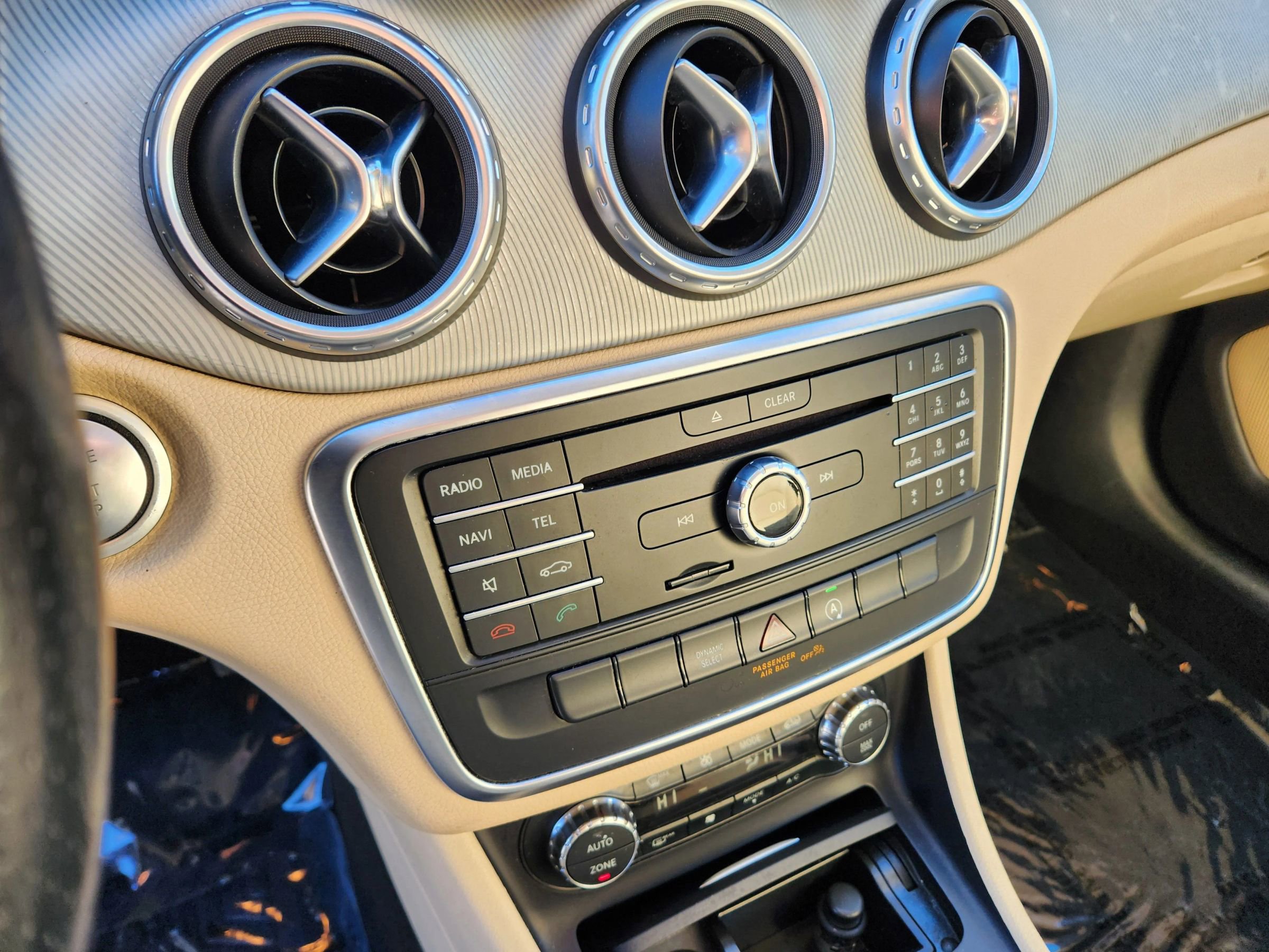 Used 2017 Mercedes-Benz GLA 250 image 25