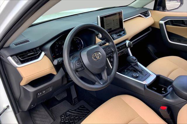 Certified 2025 Toyota RAV4 LE AWD/4WD image 17