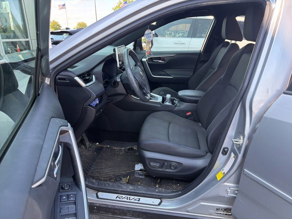 Used 2024 Toyota RAV4 SE w/ Weather Package AWD/4WD image 6