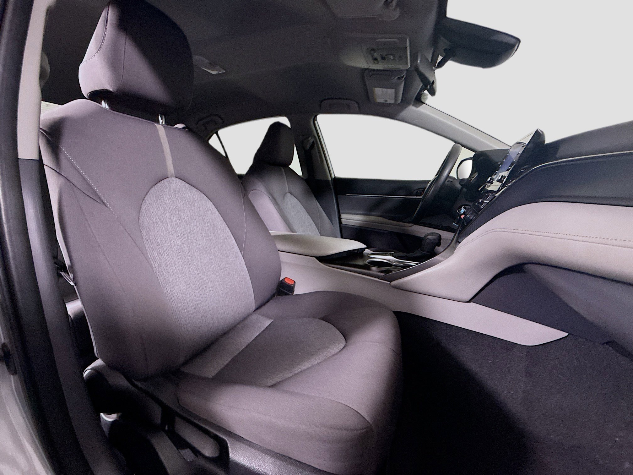 Used 2024 Toyota Camry LE image 28