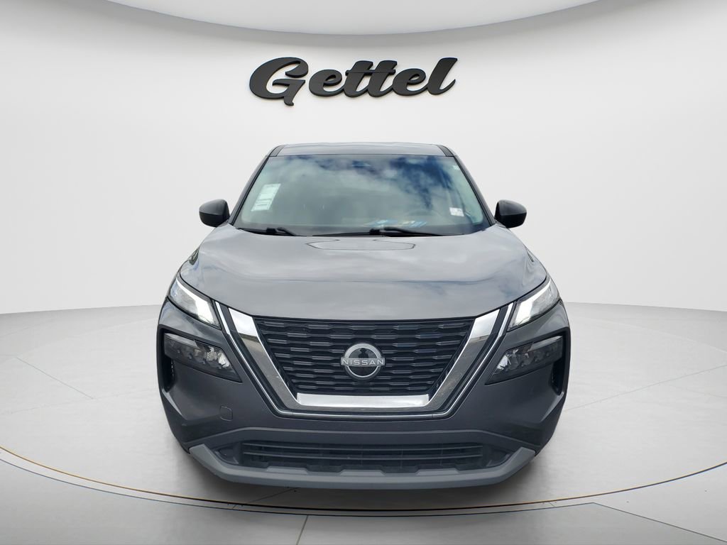 Used 2023 Nissan Rogue S image 2