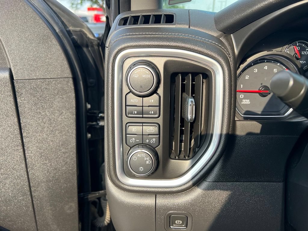 Used 2021 Chevrolet Silverado 1500 LT Trail Boss w/ Convenience Package II AWD/4WD image 40