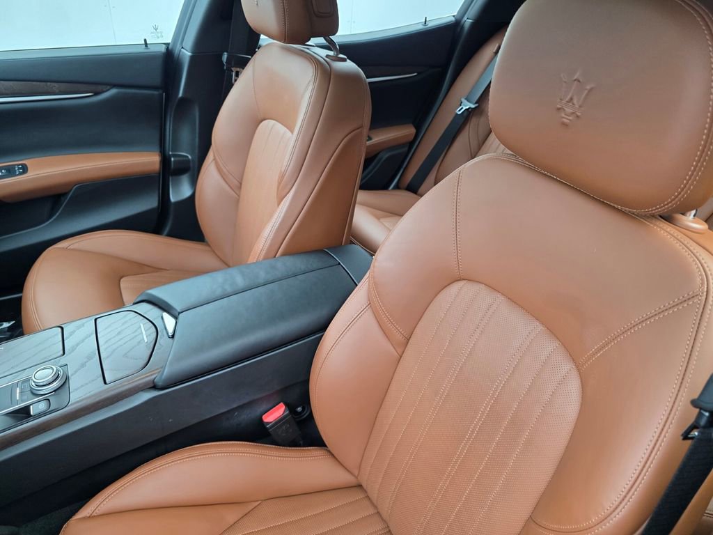 Used 2018 Maserati Ghibli S GranLusso RWD image 11