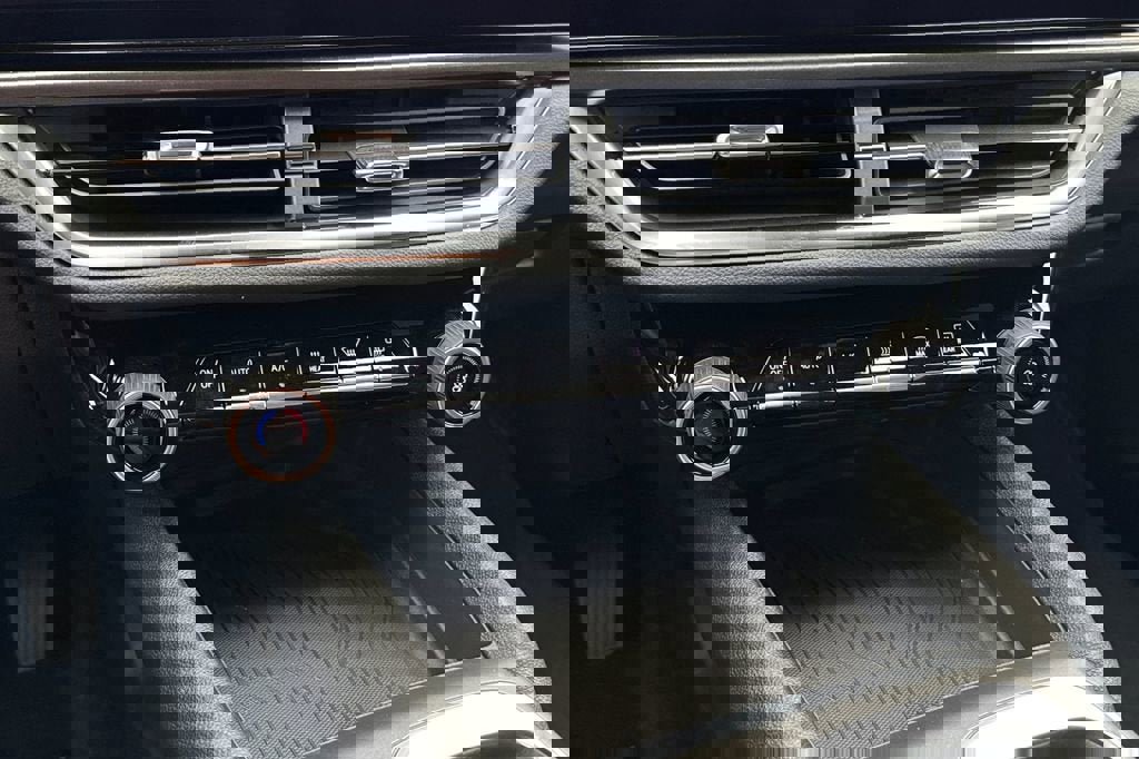 New 2026 Chevrolet Equinox EV LT w/ LPO, Blackout Package image 21