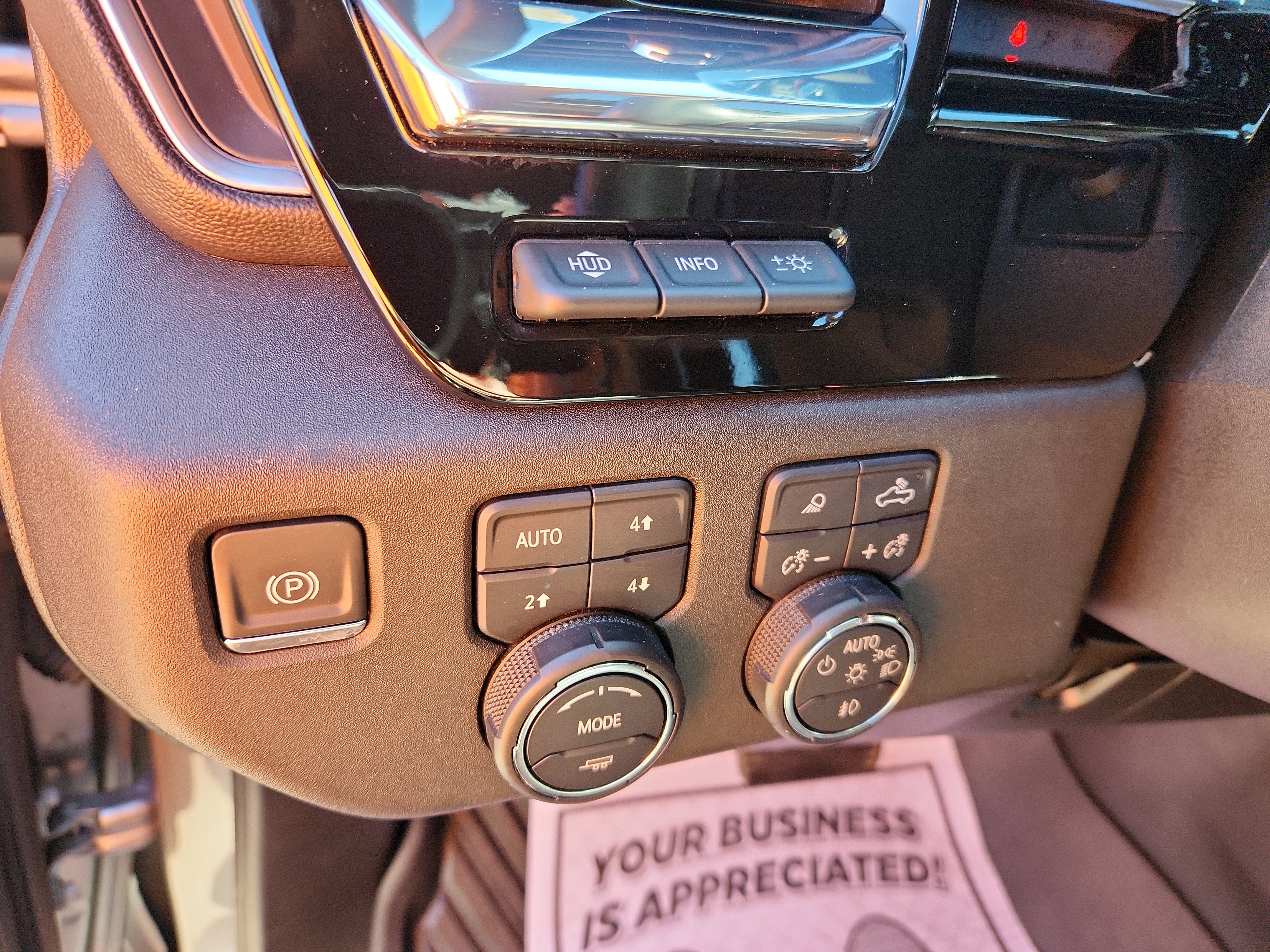 Used 2024 Chevrolet Silverado 2500 LTZ w/ LTZ Convenience Package image 16