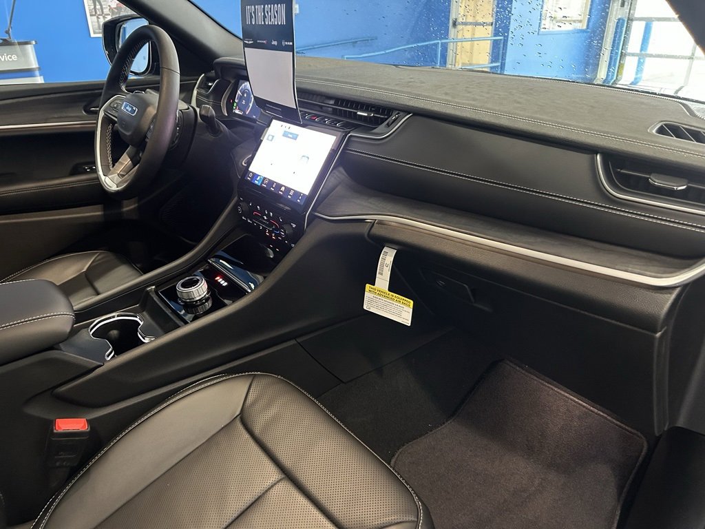 New 2025 Jeep Grand Cherokee L Limited w/ Luxury Tech Group II image 19