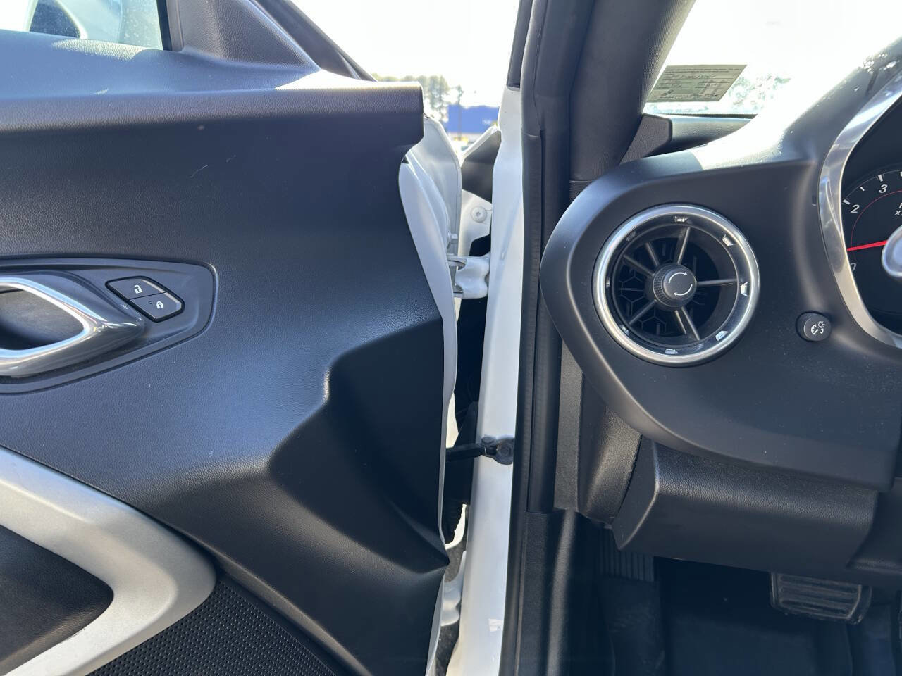 Used 2016 Chevrolet Camaro SS image 15