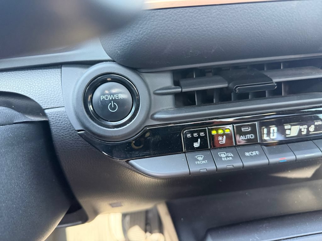 Used 2023 Toyota Crown Platinum AWD/4WD image 19