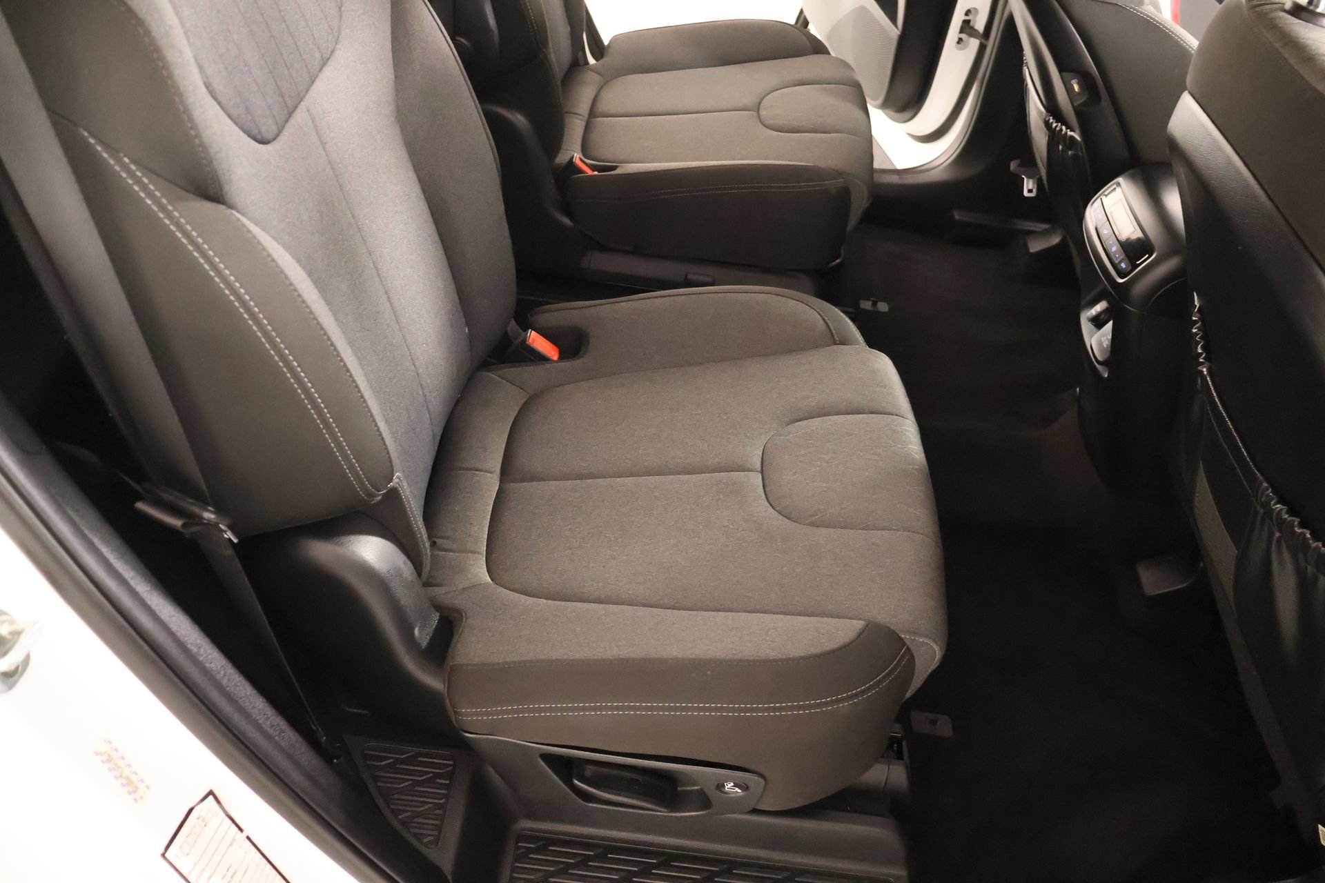 Used 2020 Hyundai Palisade SEL w/ Convenience Package FWD image 14