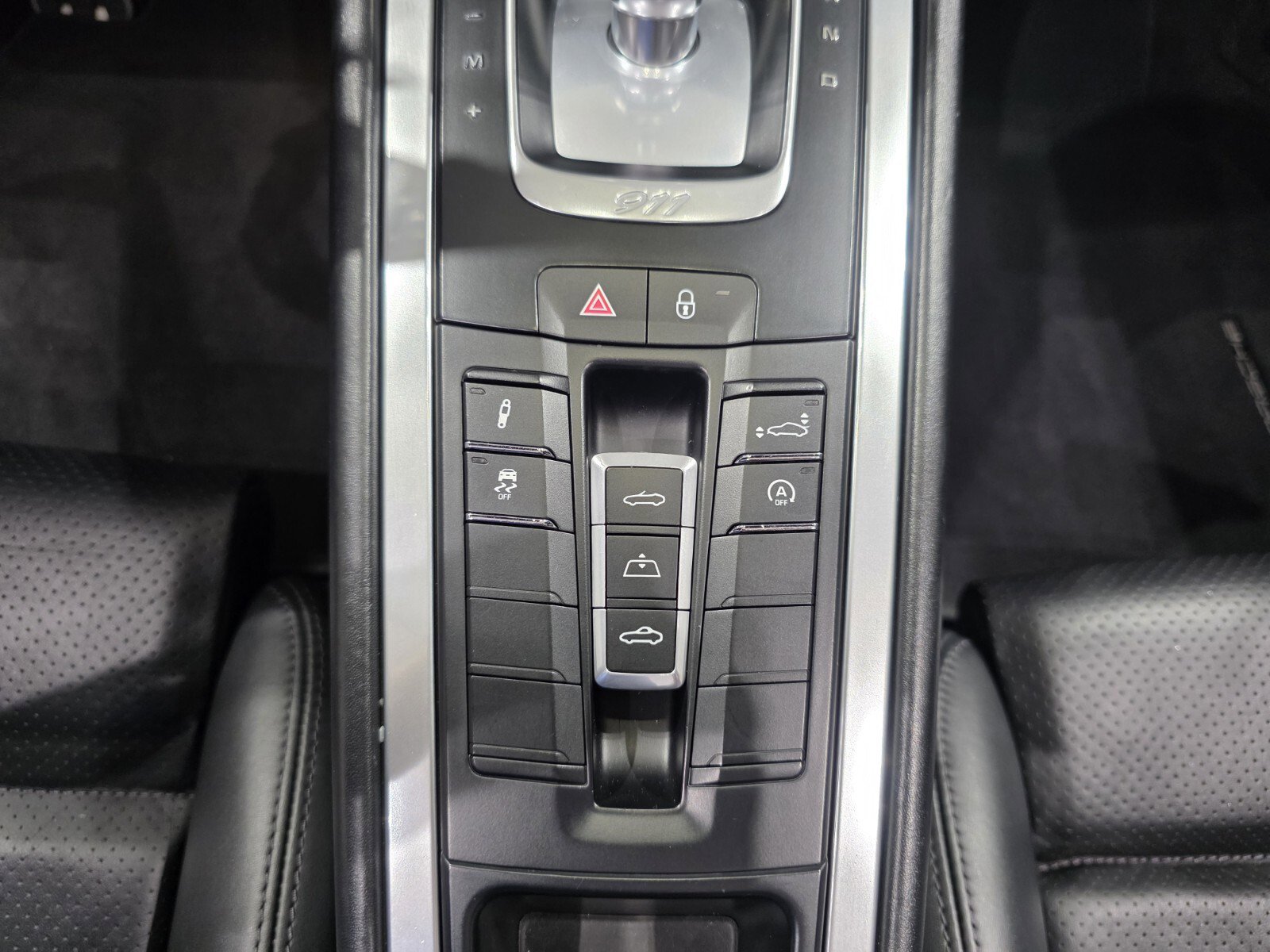 Used 2018 Porsche 911 Turbo image 22