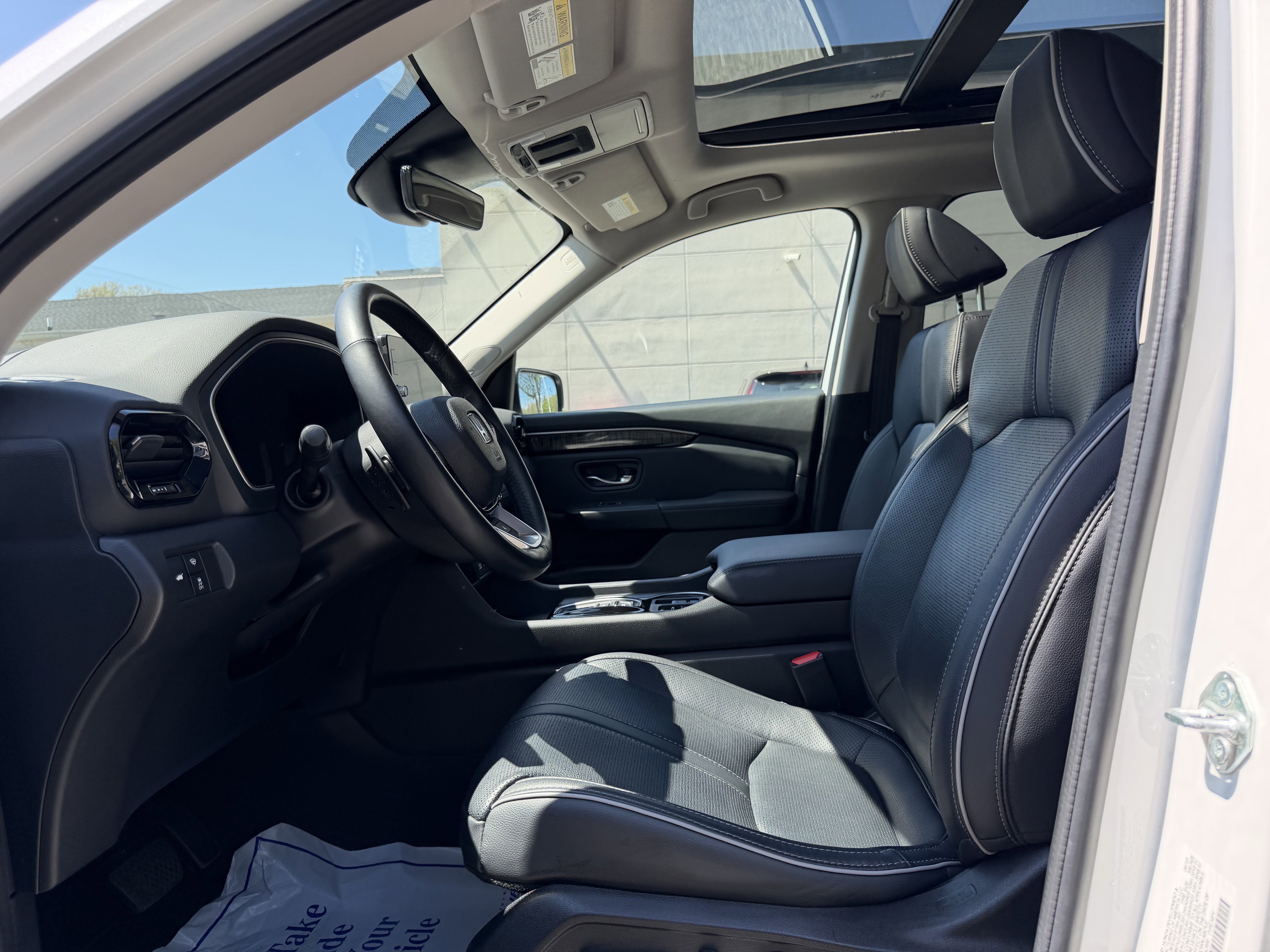 Used 2023 Honda Pilot Elite image 14