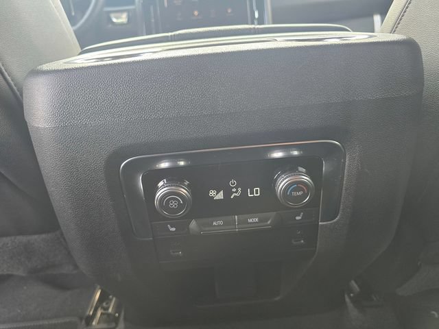 Used 2026 GMC Yukon AT4 AWD/4WD image 17