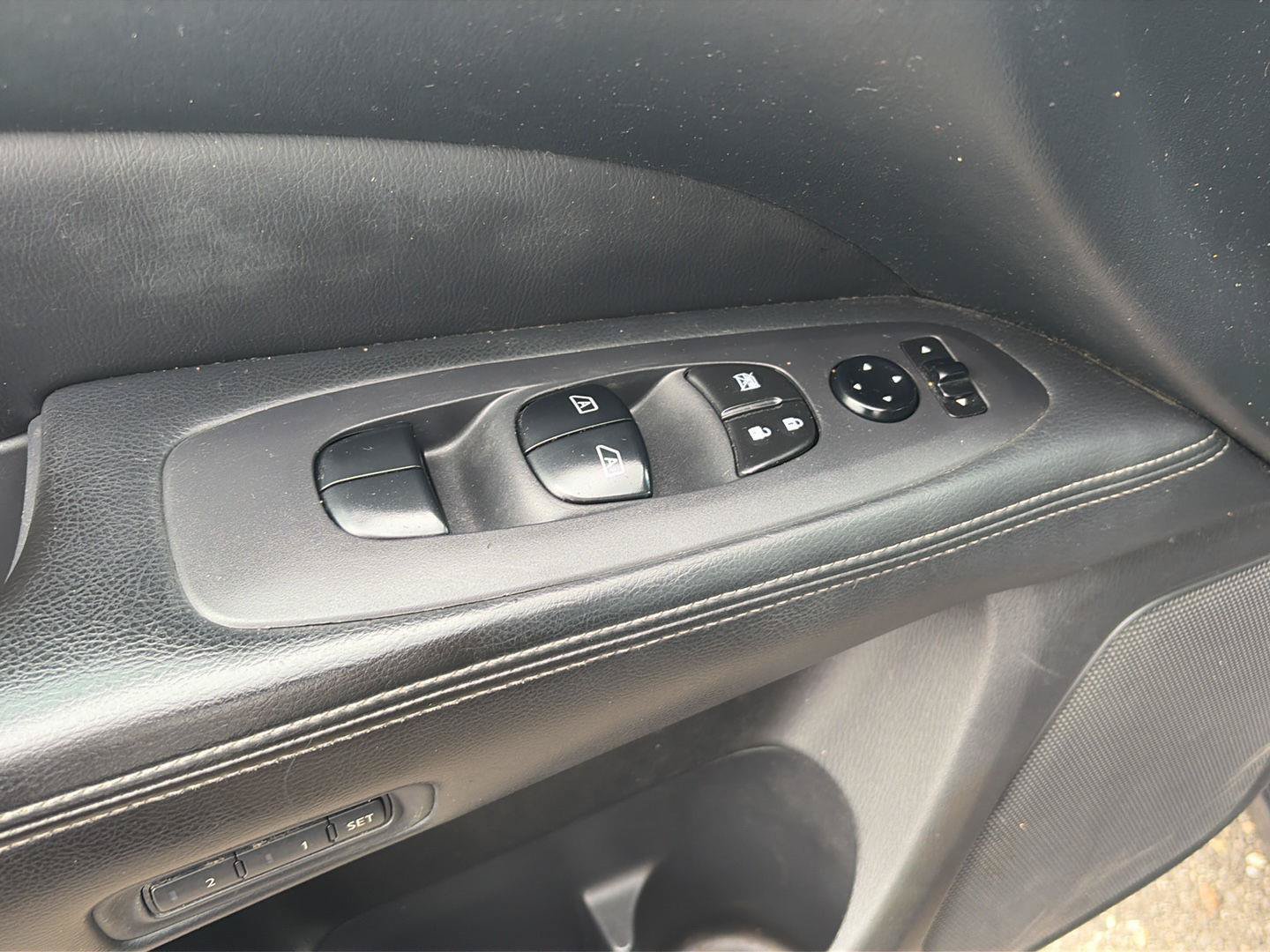 Used 2013 Nissan Pathfinder SL AWD/4WD image 25