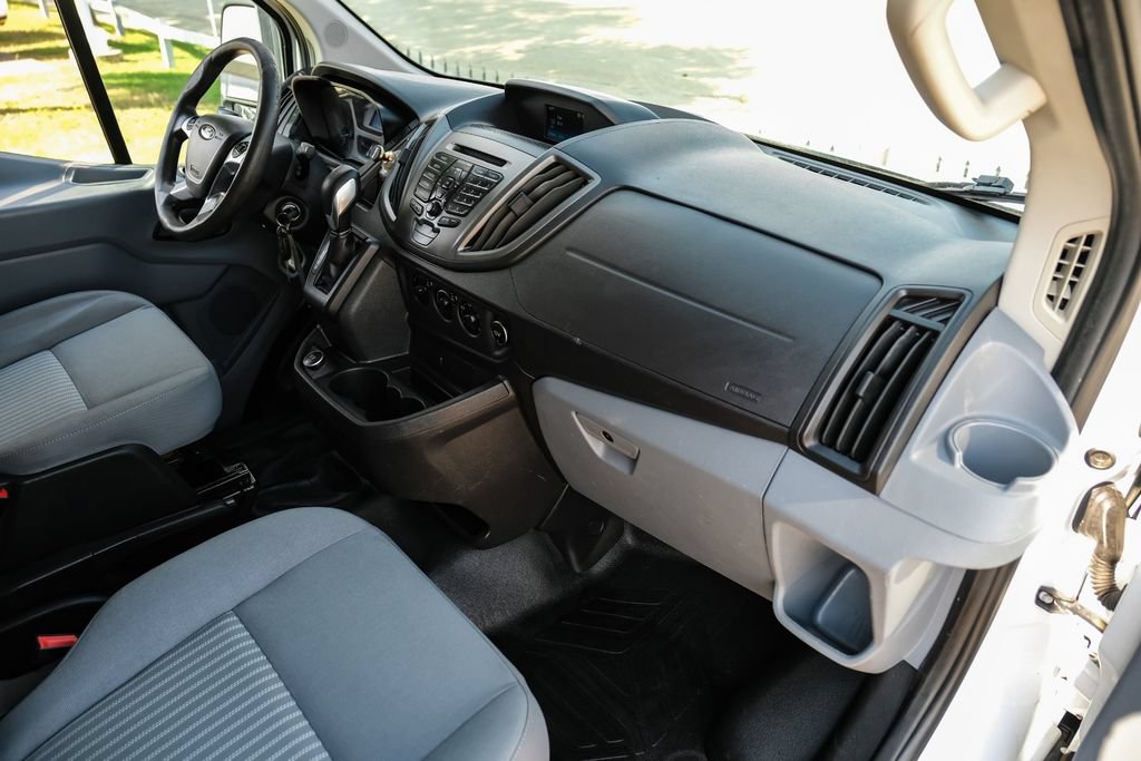 Used 2019 Ford Transit 250 130 Low Roof RWD image 9