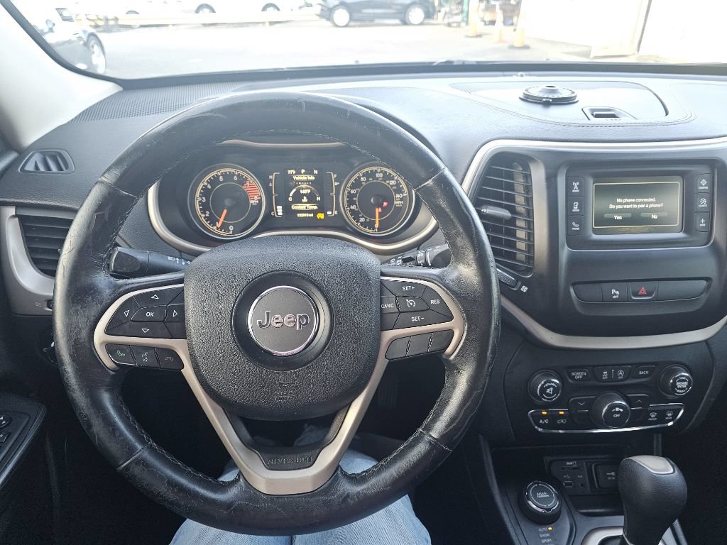Used 2016 Jeep Cherokee Latitude w/ Safety/Convenience Group AWD/4WD image 26
