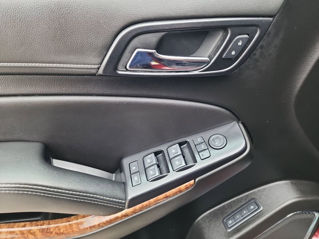 Used 2020 Chevrolet Suburban Premier w/ Premier Plus Edition image 13