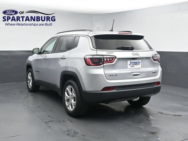 Used 2024 Jeep Compass Latitude AWD/4WD image 6