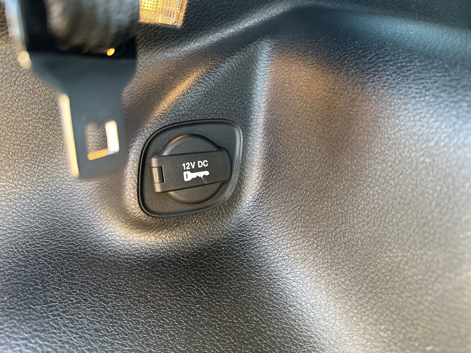 Used 2020 Jeep Cherokee Latitude Plus image 23