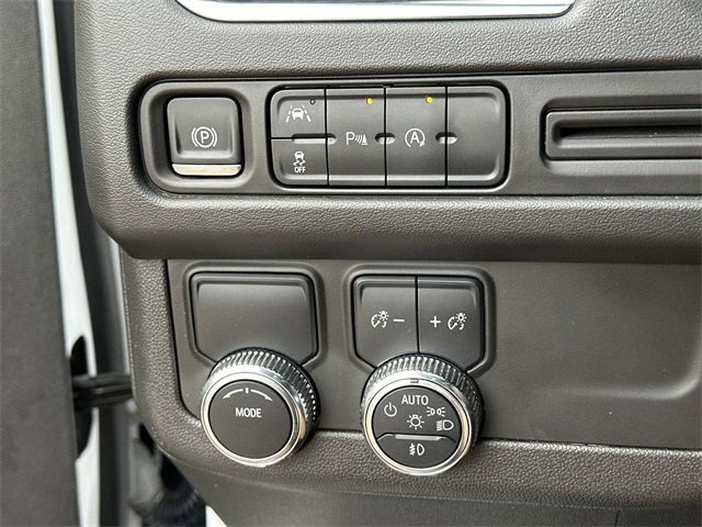 Used 2024 GMC Yukon SLT image 17