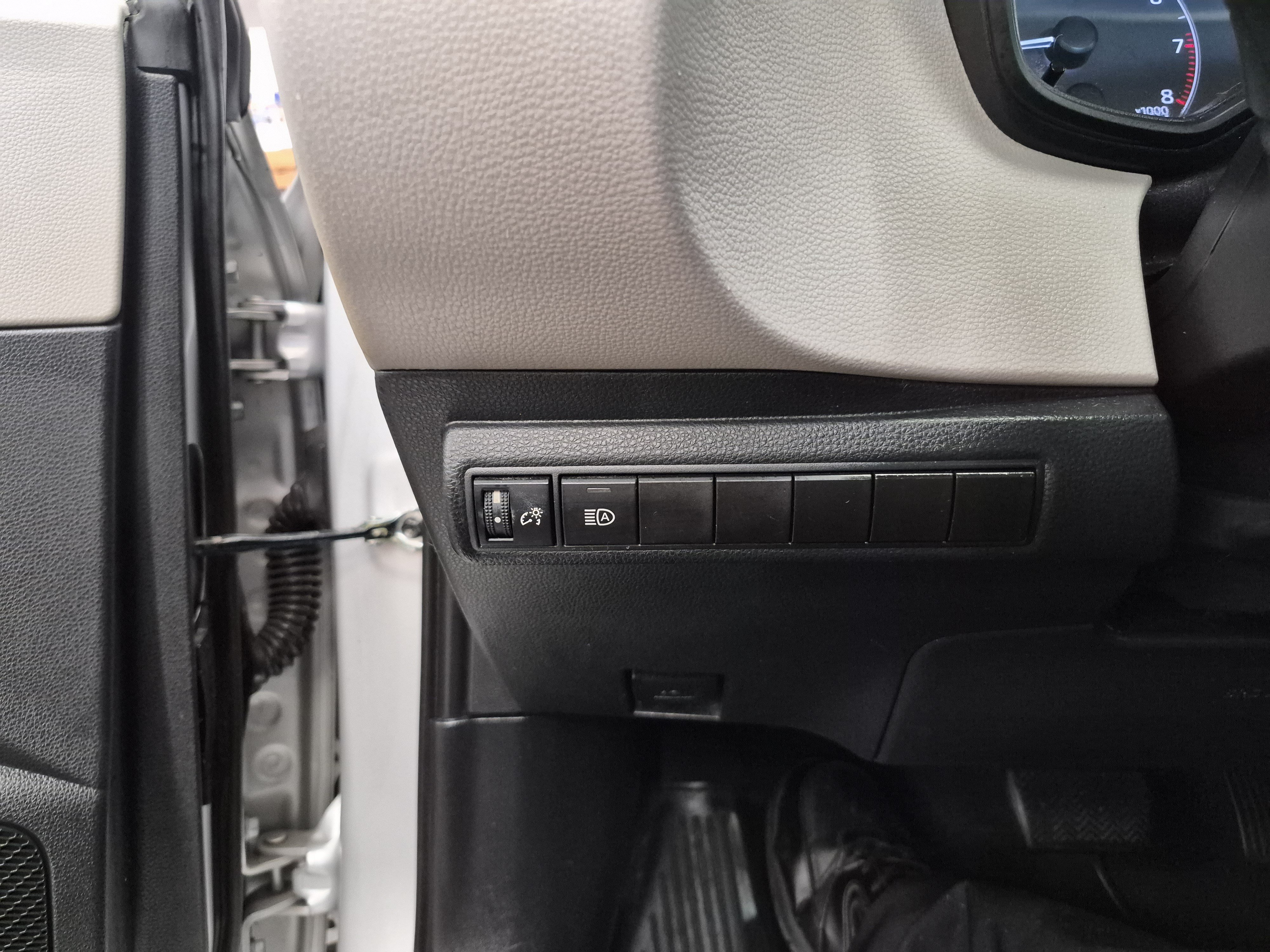 Used 2023 Toyota Corolla LE FWD image 19