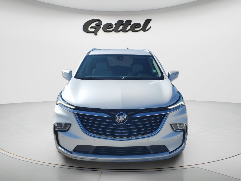 Used 2022 Buick Enclave Essence w/ Sound and Sites Package FWD image 2
