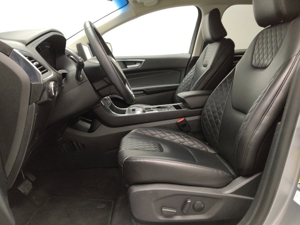 Used 2024 Ford Edge Titanium image 17