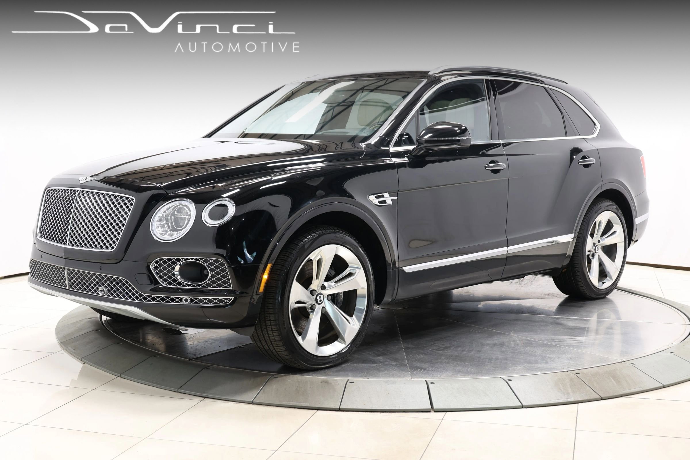 Used 2017 Bentley Bentayga image 1