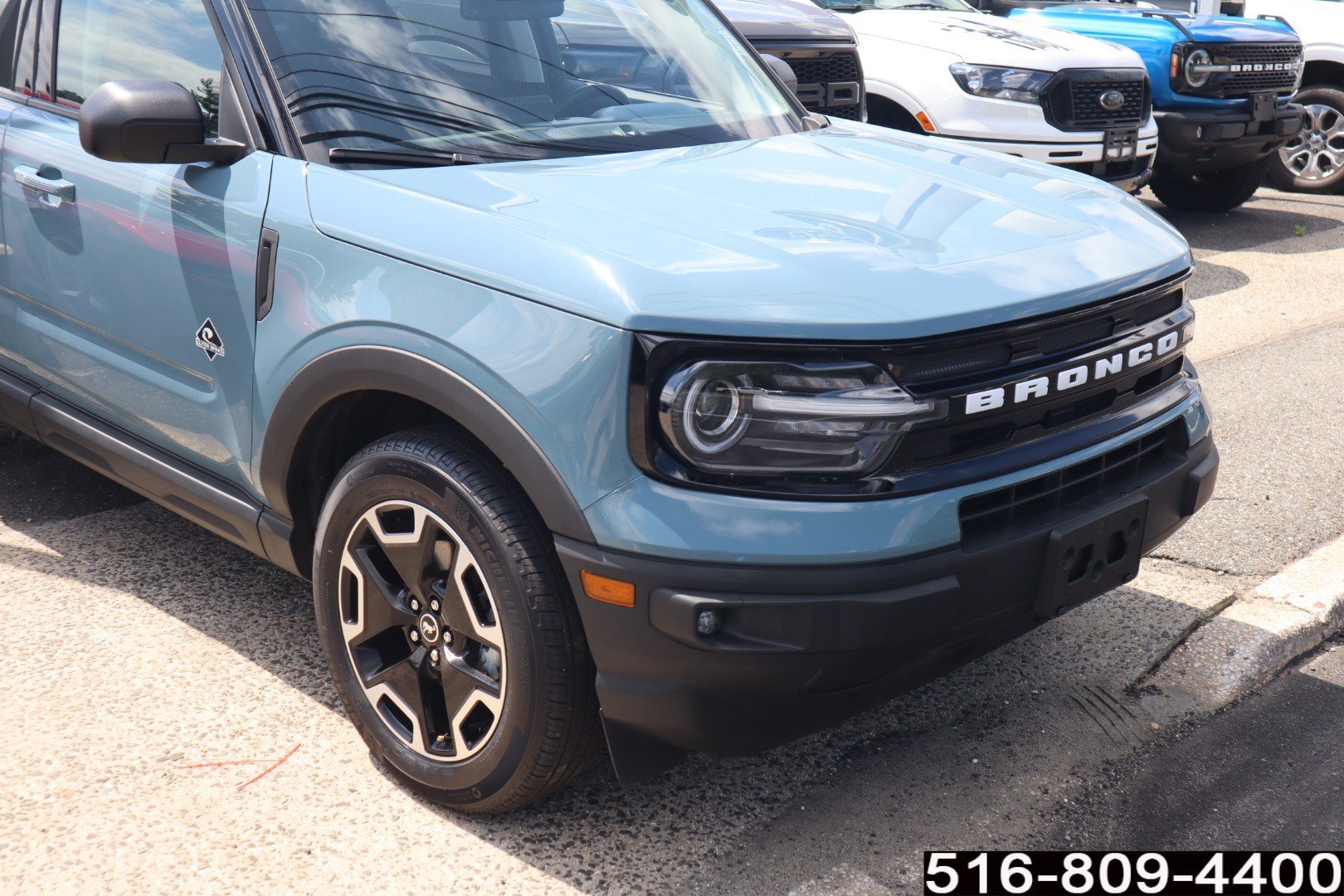 Used 2023 Ford Bronco Sport Outer Banks w/ Tech Package AWD/4WD image 2