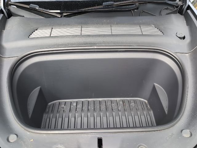 Used 2023 Tesla Model Y Long Range image 23