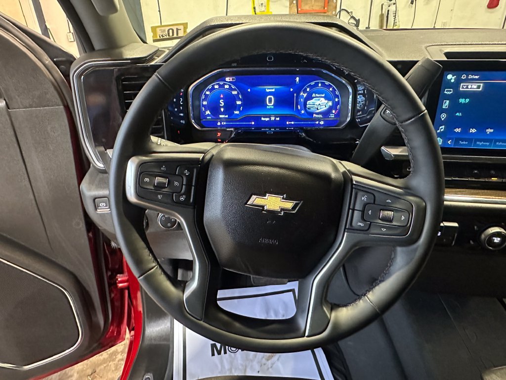 Used 2024 Chevrolet Silverado 1500 LT AWD/4WD image 12
