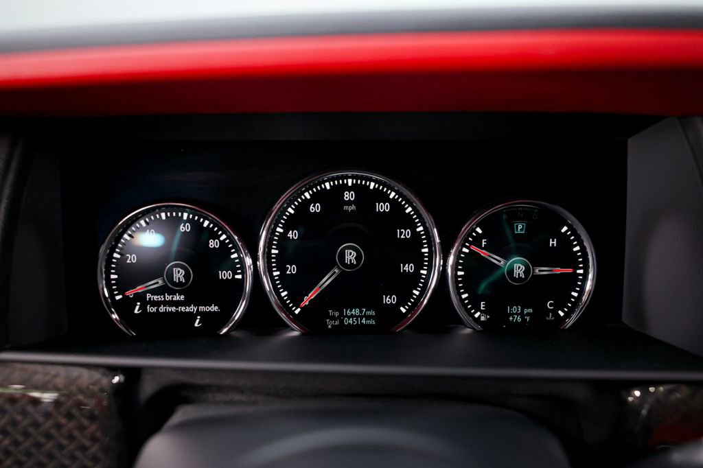 Used 2022 Rolls-Royce Cullinan Black Badge w/ Dark Exterior Package image 34