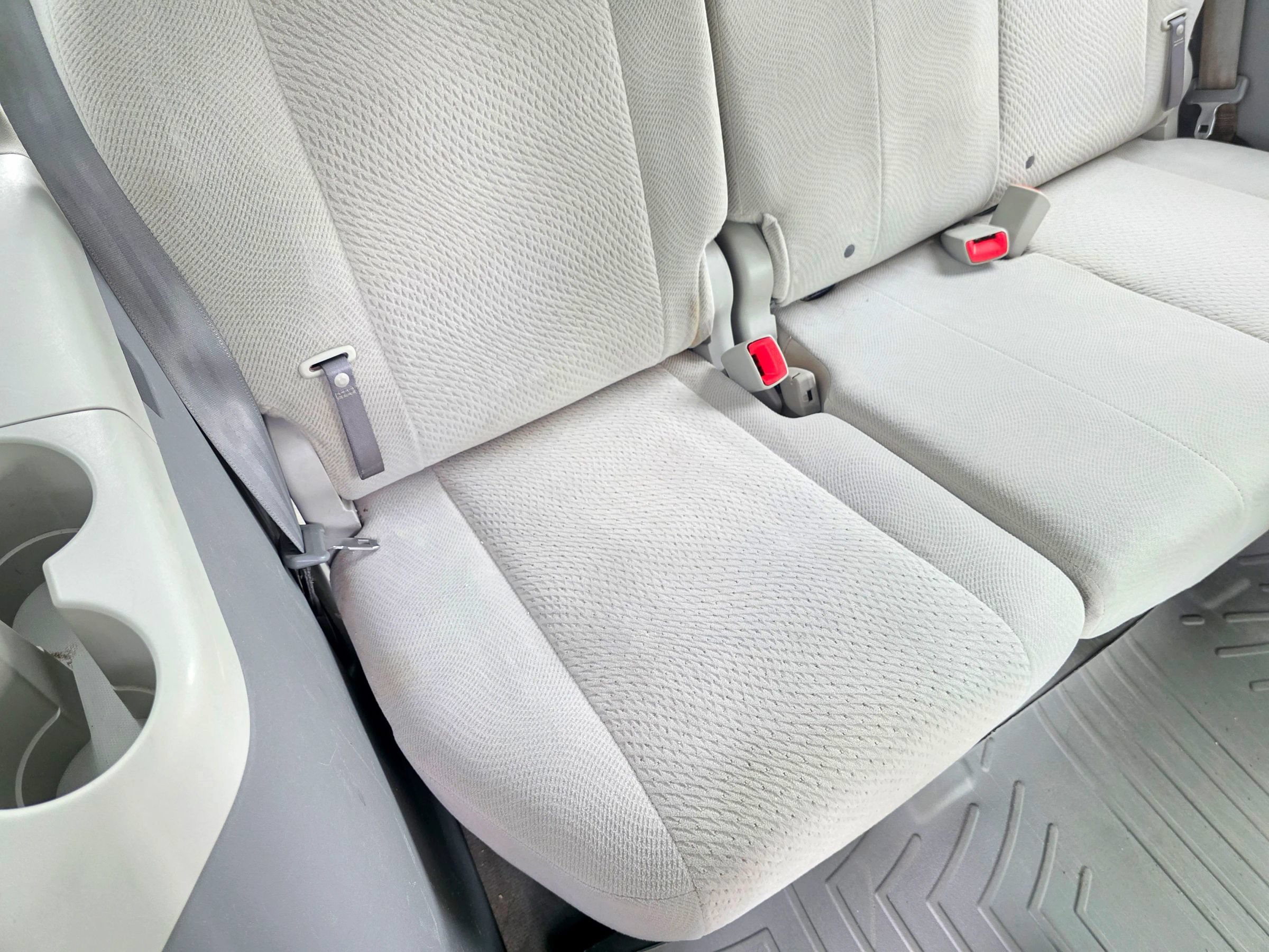Used 2014 Toyota Sienna LE AWD/4WD image 60